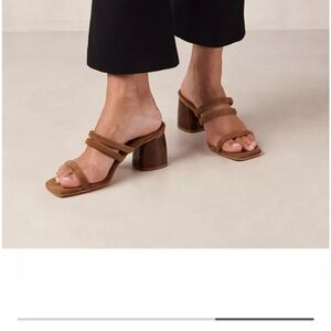 Alohas Indiana Sandal in Brown size 38 (7.5/8)